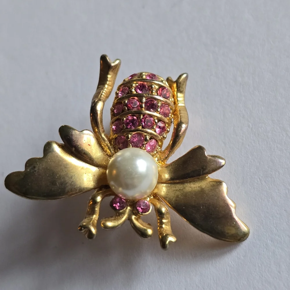 Vintage Bee Brooch Bumble Pink Rhinestones Faux Pearl Gold Tone bug